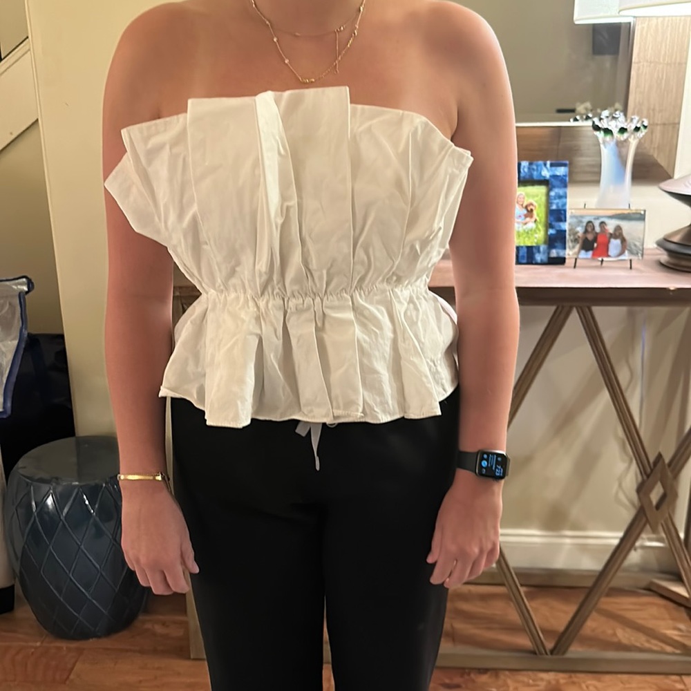 DO+BE size medium white strapless ruffled top